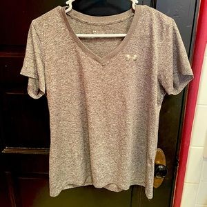 Gray under armor t-shirt